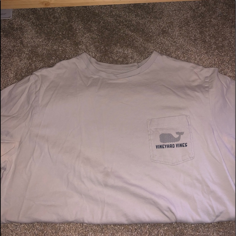 oversized vineyard vines tee